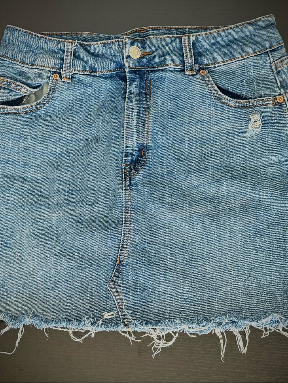 Wild Fable Distressed Denim
Mini Skirt - Size Small 🐝